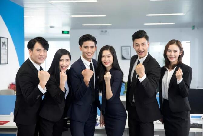 西服定制中，如何選擇到適合自己心儀的西服